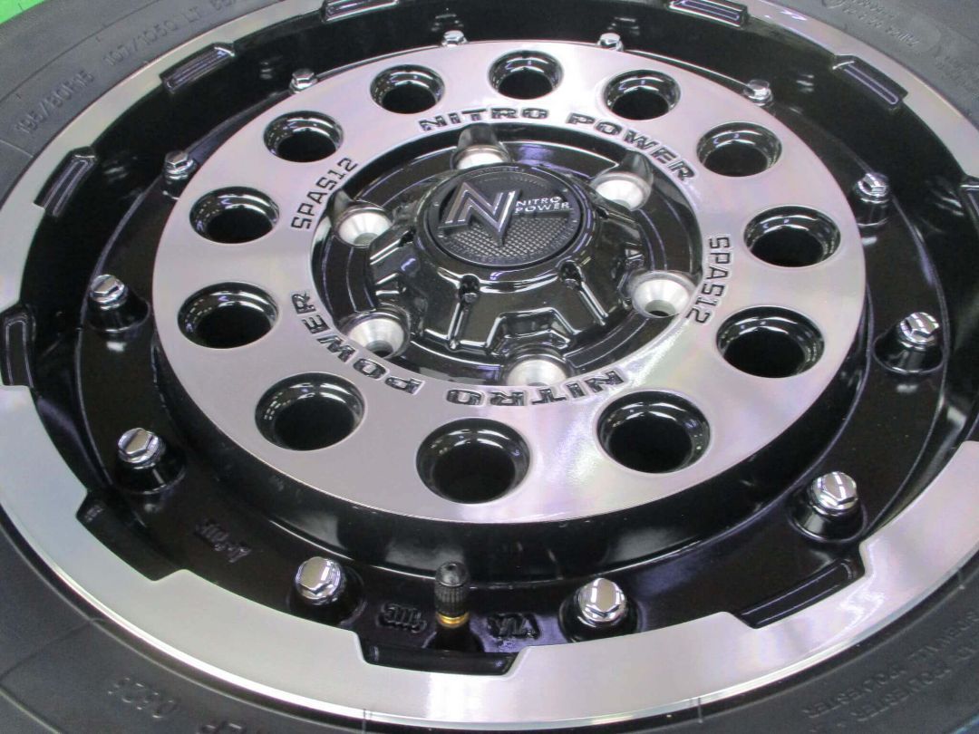 ハイエースなどに♪ ナイトロパワー H12ショットガン 6.0J-15インチ 6H139.7 +33 195/80R15 スターチャーHC-V ホワイトレター付き ハイエースなどに♪ ナイトロパワー H12ショットガン 6.0J-15インチ 6H139.7 +33 195/80R15 スターチャーHC-V ホワイトレター付き