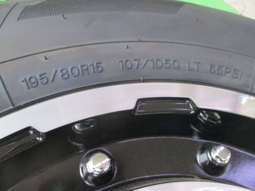 ハイエースなどに♪ ナイトロパワー H12ショットガン 6.0J-15インチ 6H139.7 +33 195/80R15 スターチャーHC-V ホワイトレター付き ハイエースなどに♪ ナイトロパワー H12ショットガン 6.0J-15インチ 6H139.7 +33 195/80R15 スターチャーHC-V ホワイトレター付き
