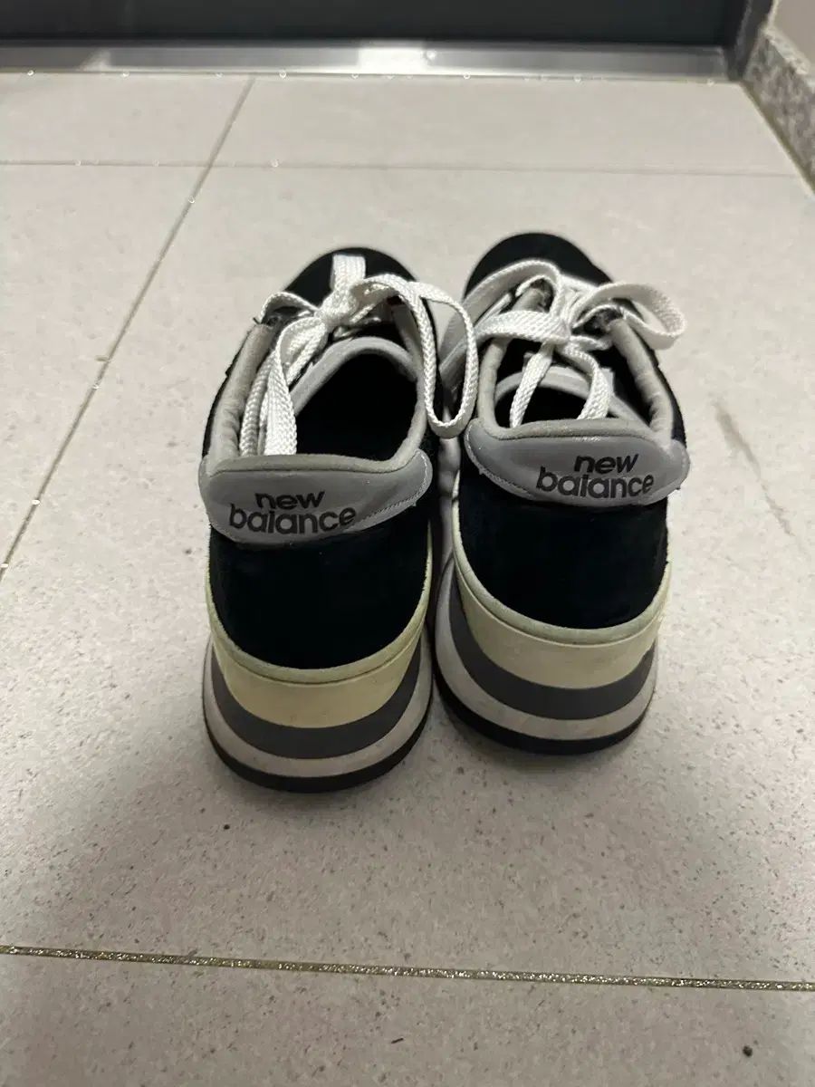 ニューバランス 990v1
