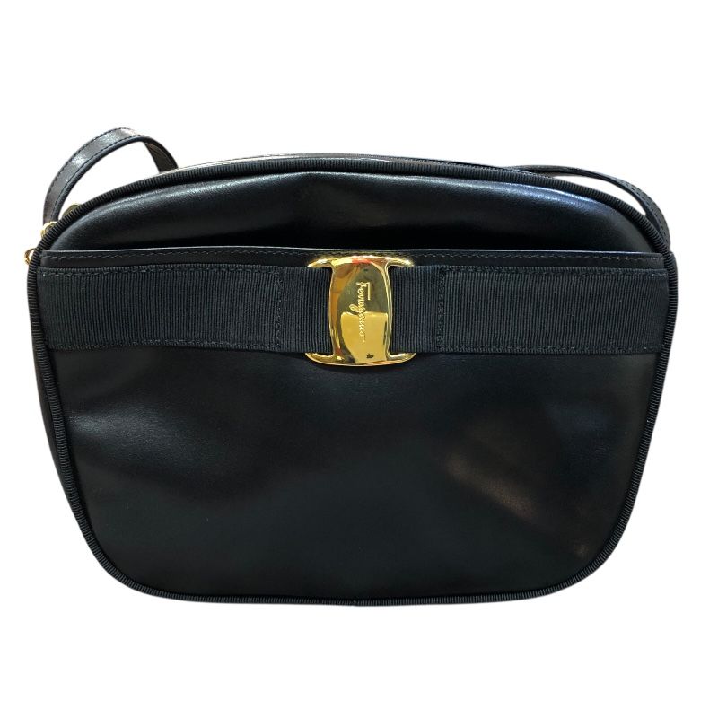 サルヴァトーレ・フェラガモ Salvatore Ferragamo ヴァラショルダーバッグ ブラック ゴールド金具 レザー レディース ショルダーバッグ