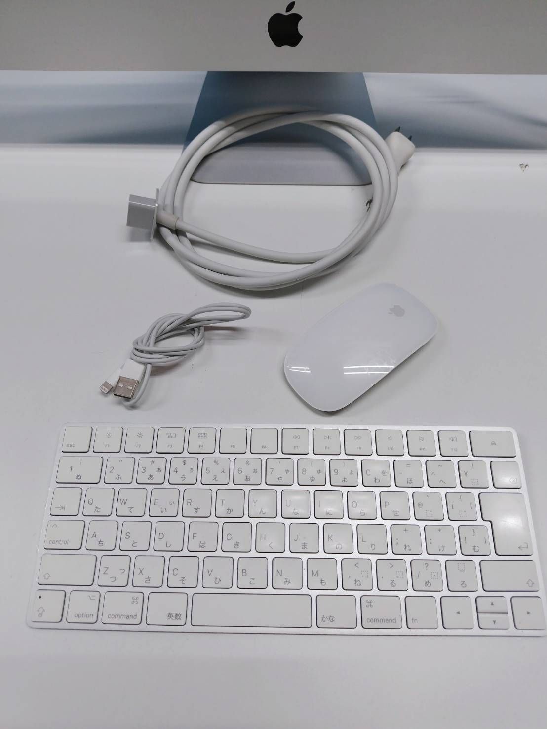 iMac（Retina 4K,21.5インチ,2017）1TB/8GB〈MNDY2J/A〉