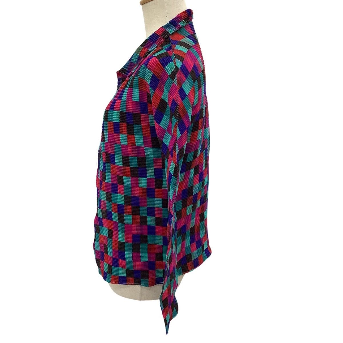 ISSEY MIYAKE イッセイミヤケ レディース ワッフルプリーツ カーディガン 総柄 マルチカラー ISSEY MIYAKE イッセイミヤケ レディース ワッフルプリーツ カーディガン 総柄 マルチカラー