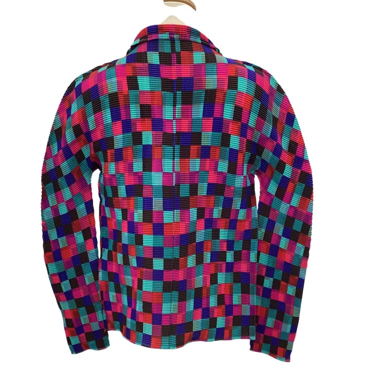 ISSEY MIYAKE イッセイミヤケ レディース ワッフルプリーツ カーディガン 総柄 マルチカラー ISSEY MIYAKE イッセイミヤケ レディース ワッフルプリーツ カーディガン 総柄 マルチカラー