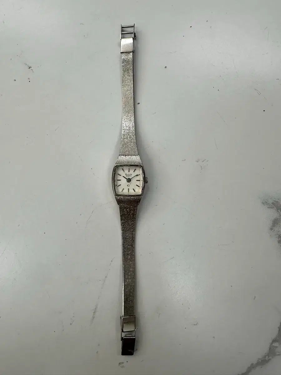 ELGIN(エルジン) ヴィンテージ レディース クオーツ時計 出品