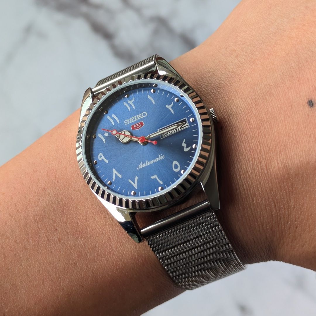SEIKO 5 フルーテッドベゼル自動巻き 腕時計 稼働品 SEIKO セイコー5 自動巻き 80s ヴィンテージ アイスブルー文字