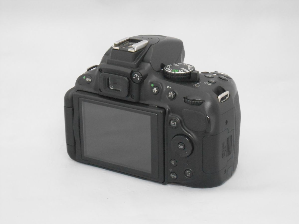 【中古】 【並品】 ニコン D5200 ボディ ブラック