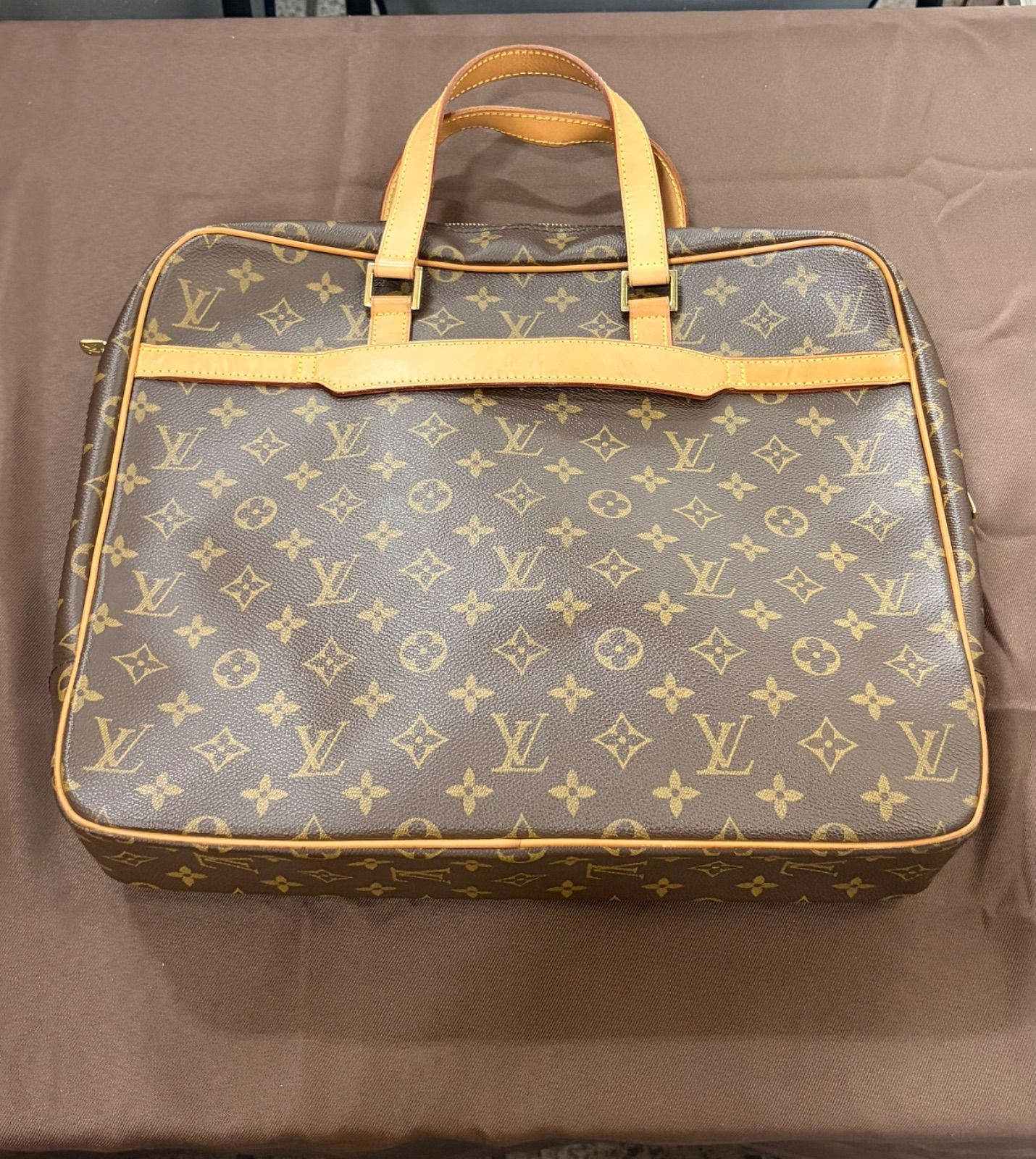 LOUIS VUITTON モノグラム ポルトドキュマン ヴォワヤージュ ビジネス