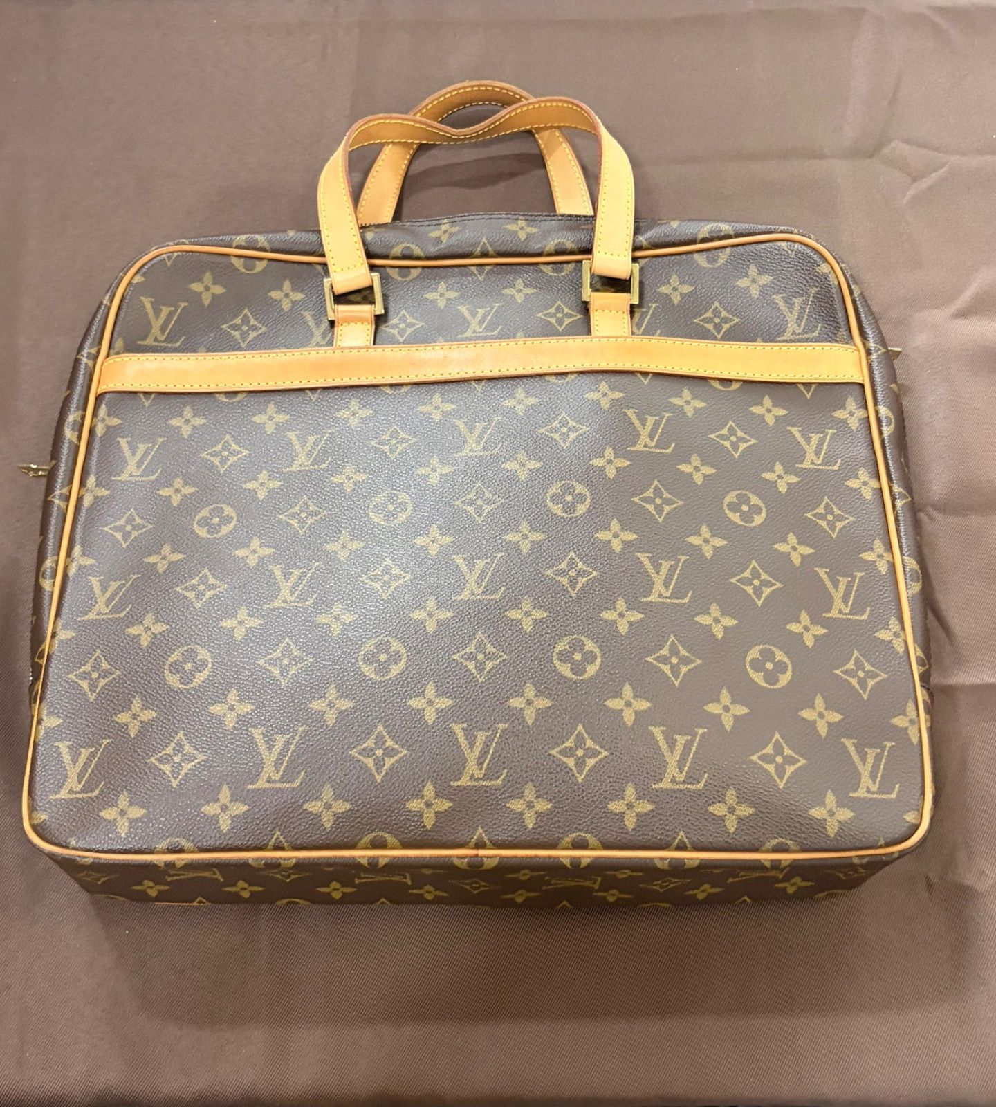 LOUIS VUITTON モノグラム ポルトドキュマン ヴォワヤージュ ビジネスバッグ