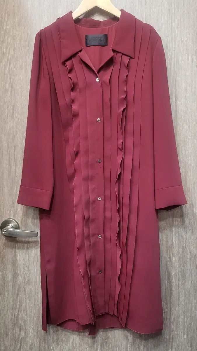 LUCKY CHOUETTE ラッキーシュエトゥ バーガンディ色 ONE PIECE シャツ
