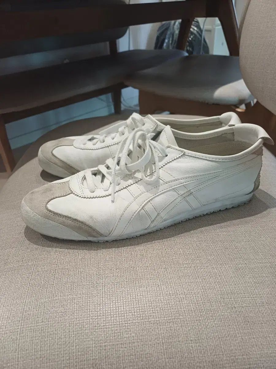 オニツカタイガー 멕시코66 白 280