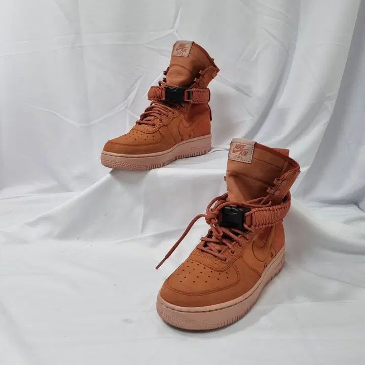 ドゥハヴィンテージ 240 NIKE ナイキ エアフォース 1 SF スペシャルフォース ハイ ダスティ ピーチ