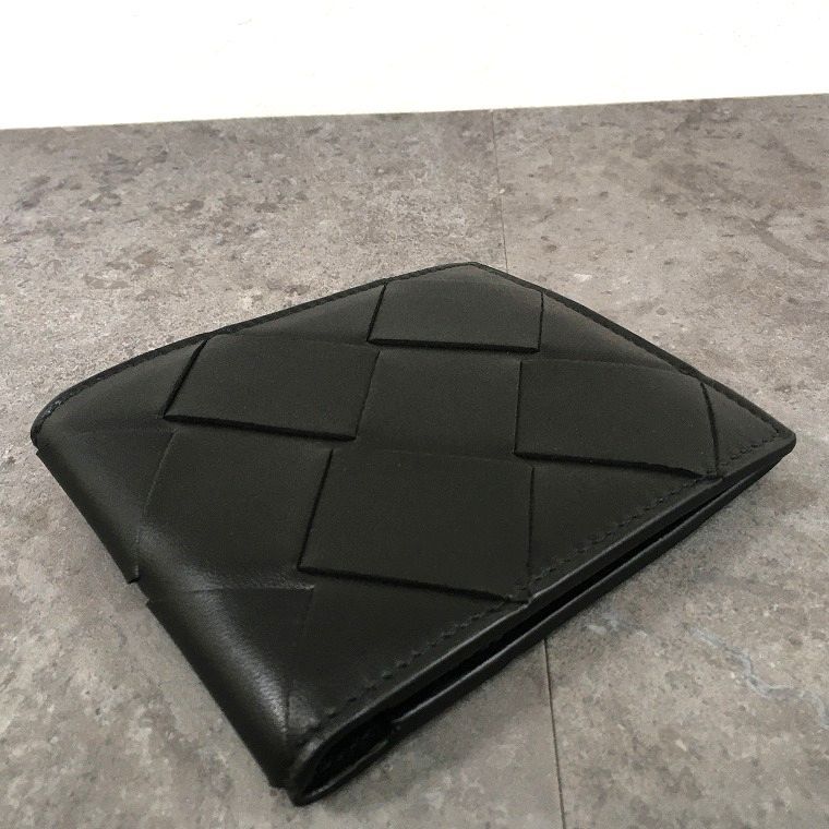未使用品 BOTTEGAVENETA 二つ折り札入れ マキシイントレチャート