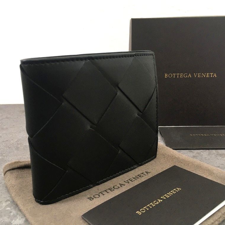 未使用品 BOTTEGAVENETA 二つ折り札入れ マキシイントレチャート
