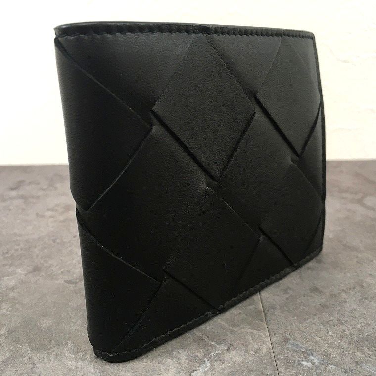 未使用品 BOTTEGAVENETA 二つ折り札入れ マキシイントレチャート 