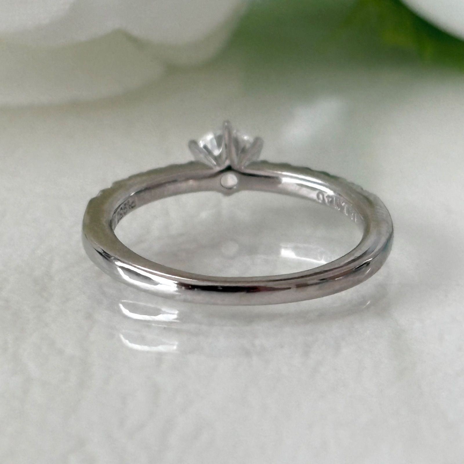 376【ロイヤルアッシャー】Pt950 ダイヤモンド 0.29ct 0.08ct リング