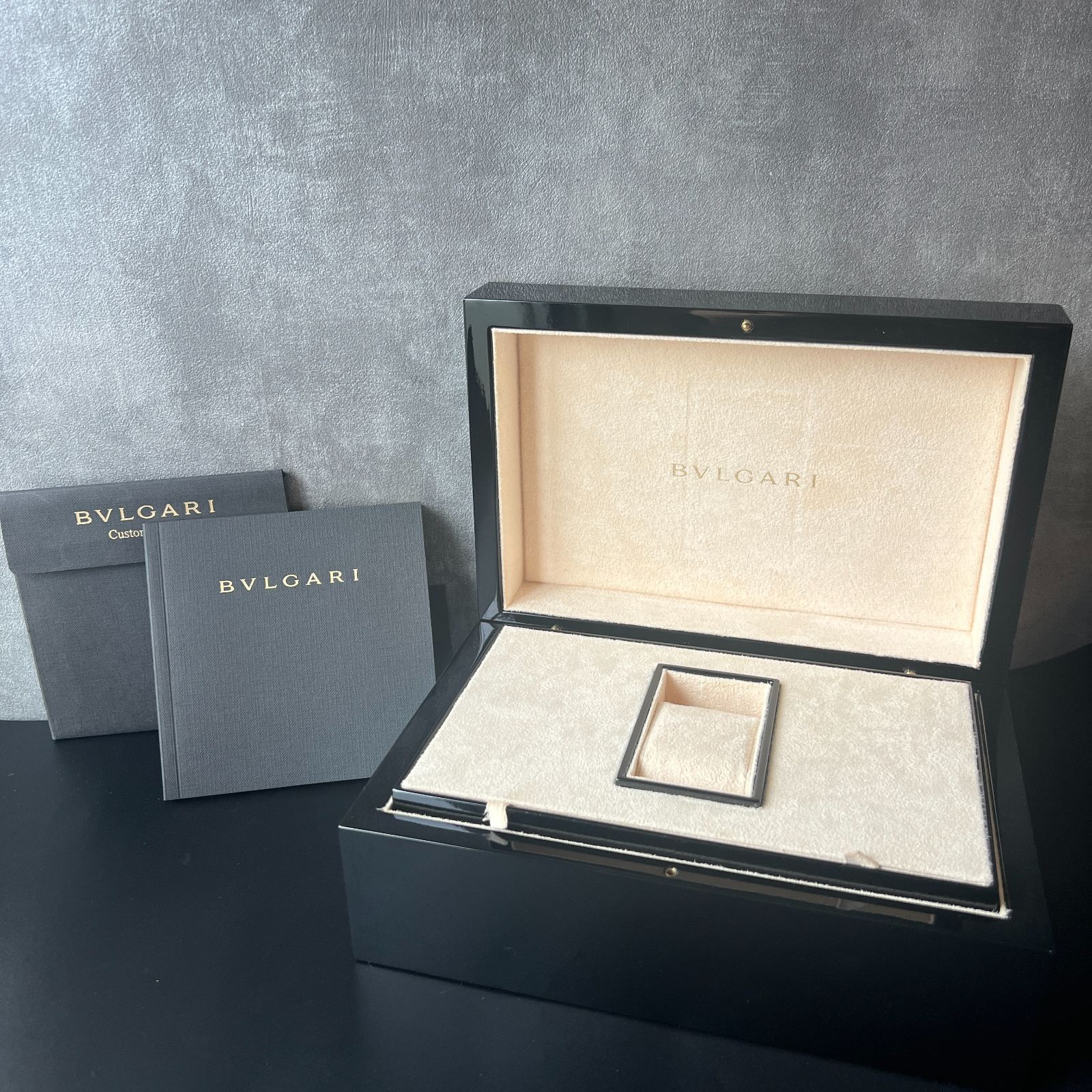 BVLGARI ブルガリ 時計 箱 BOX 空箱 エナメル 取扱説明書付 約24×16.5