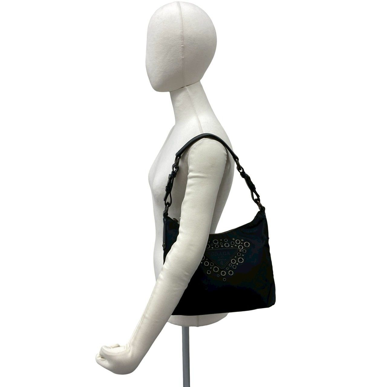 極 美品 希少品 PRADA プラダ 三角ロゴ パンチング スタッズ 金具
