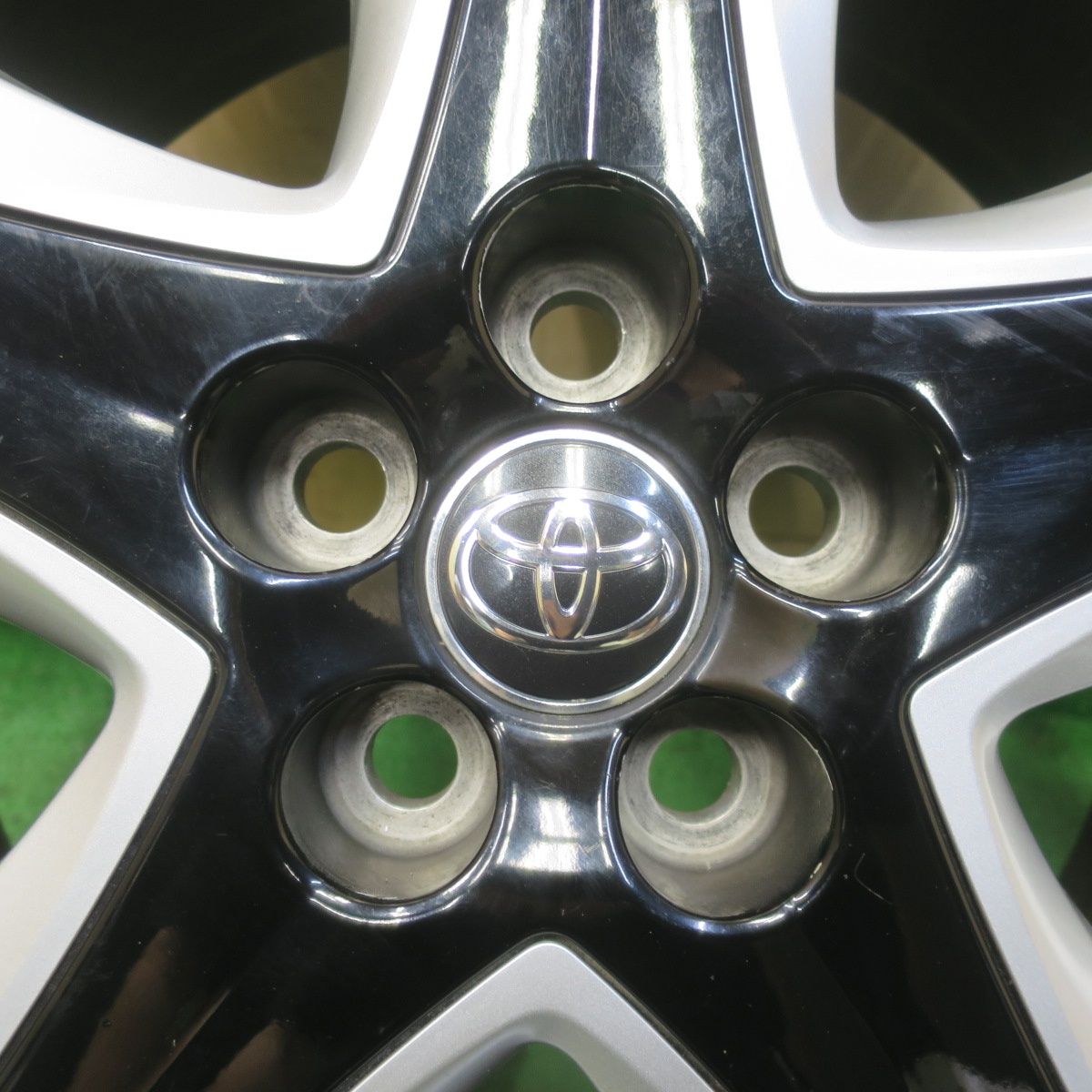 4本価格◎トヨタ 50系 プリウス ツーリング 純正 215/45R17