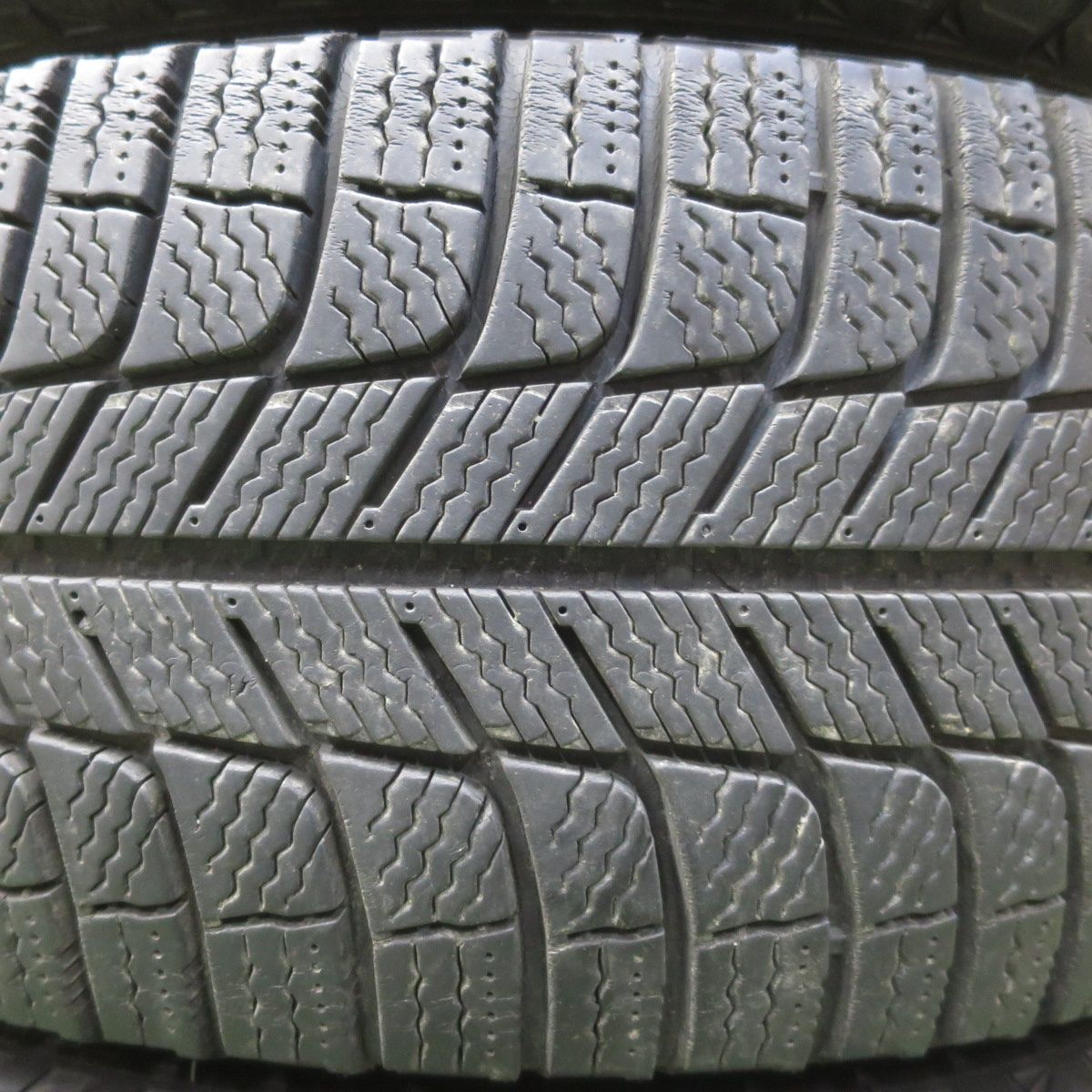4本価格◎トヨタ 50系 プリウス ツーリング 純正 215/45R17