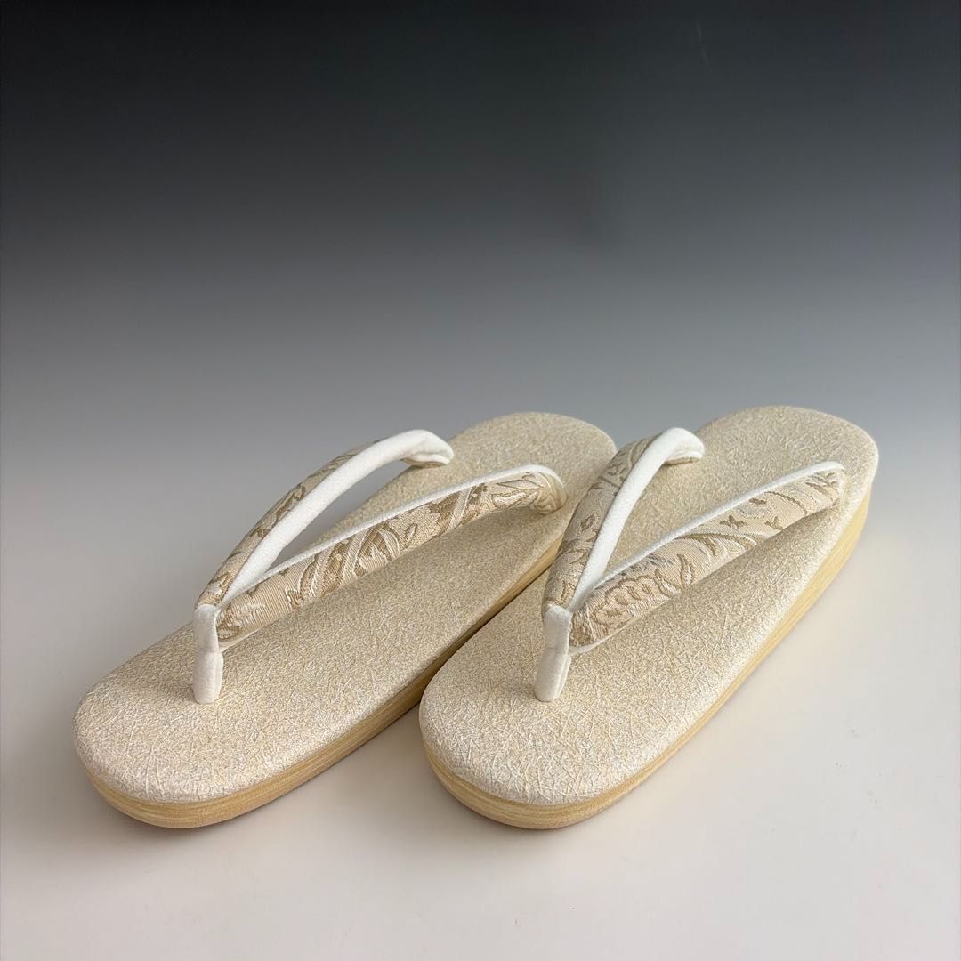 新品未使用‼️踵低めタイプ‼️大人気‼️カレンブロッソ カフェ草履 Lサイズ24