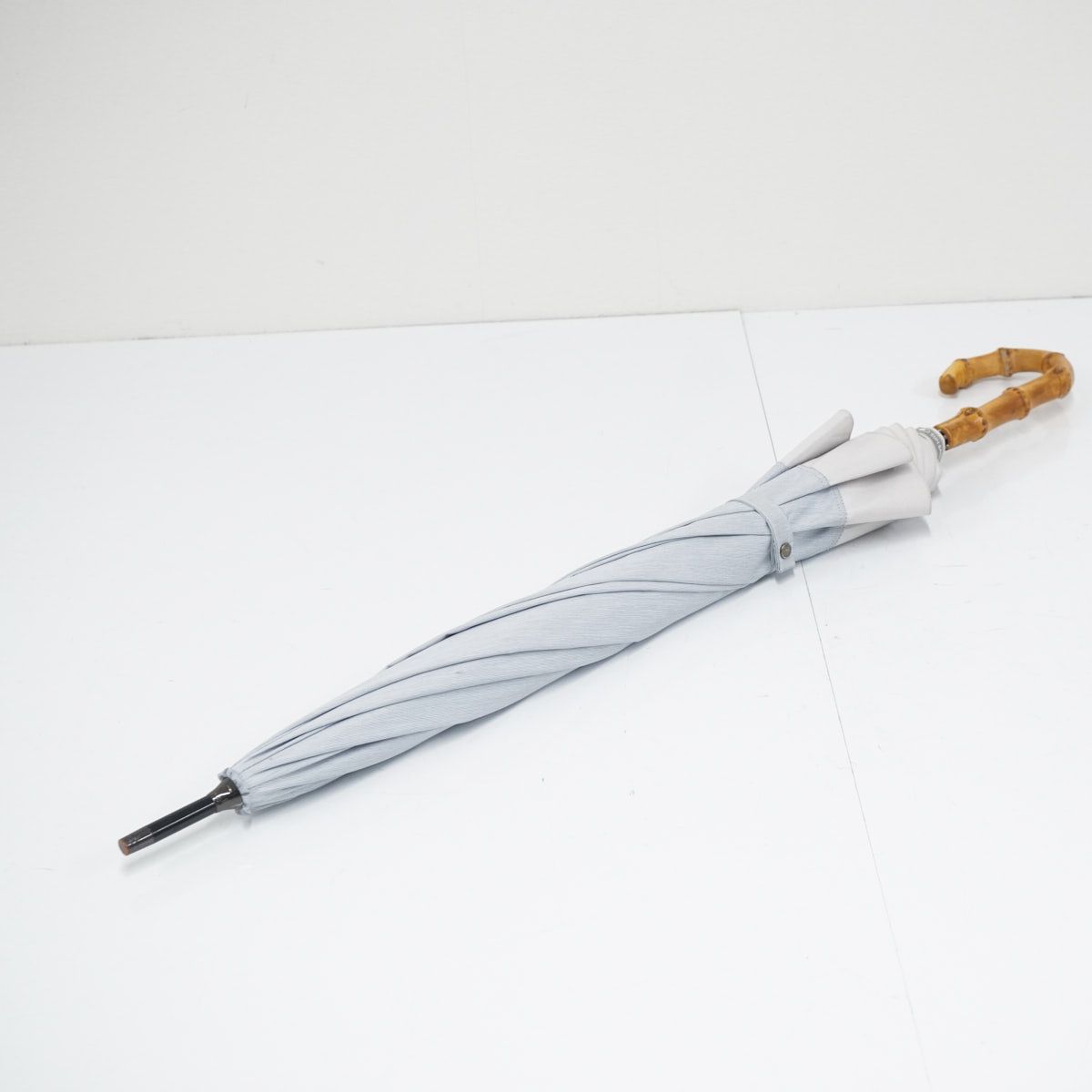 日傘 サンバリア100 完全遮光日傘 USED品 Mサイズ ブルー コンビmoku