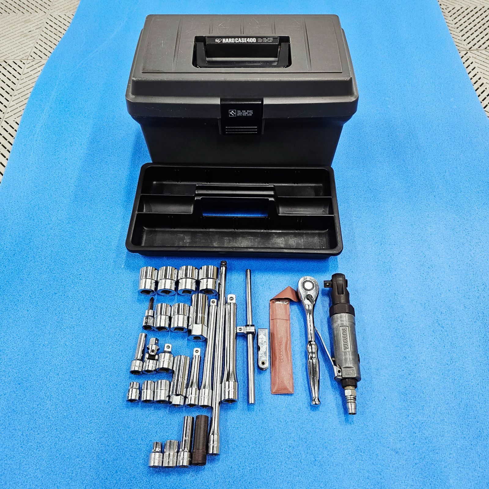 トヨタ純正工具&KTC工具(純正工具/KTC以外もあり)　アイリスオーヤマ工具箱　ハードケース400　トレー付き工具箱&工具セット