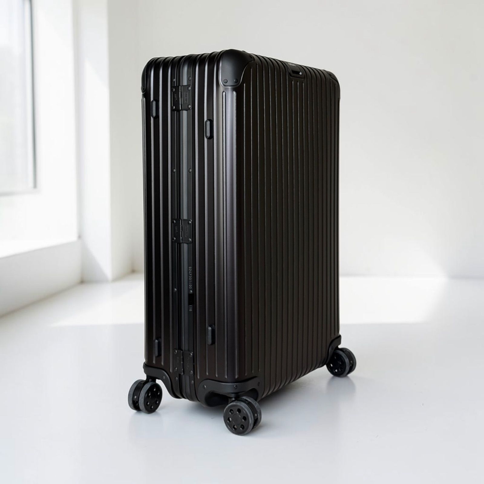 訳あり】RIMOWA トパーズステルス 85L [923.73.01.4] - メルカリ