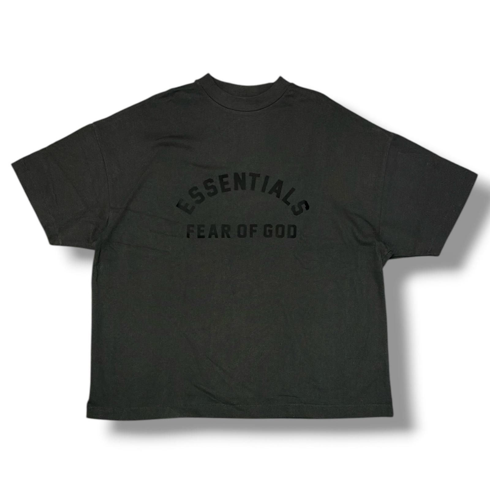 FEAR OF GOD ESSENTIALS アーチロゴTシャツ 半袖カットソー FOG フィア