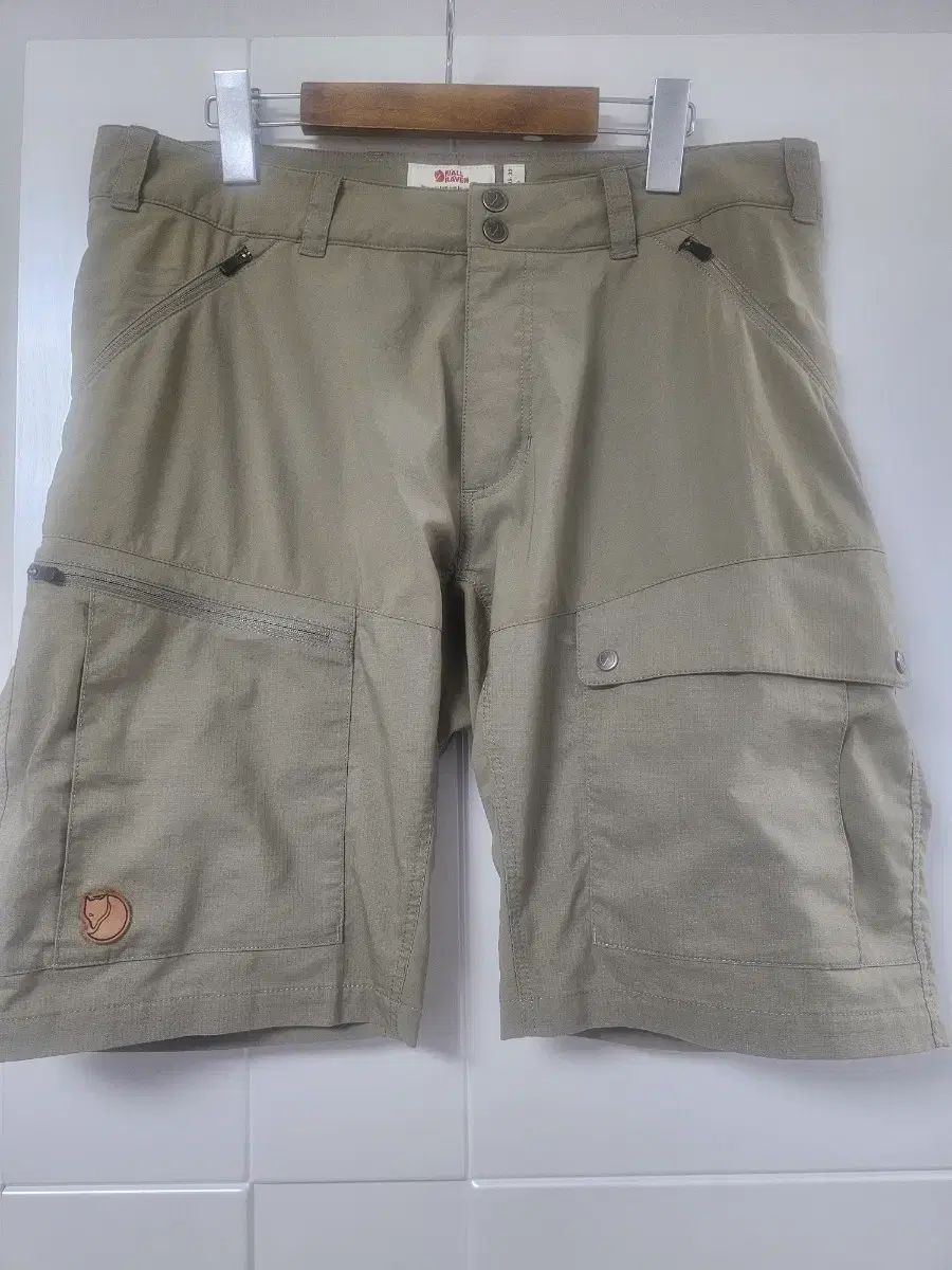 33 Fjällräven (フェールラーベン) Abisko Midsummer ハーフパンツ