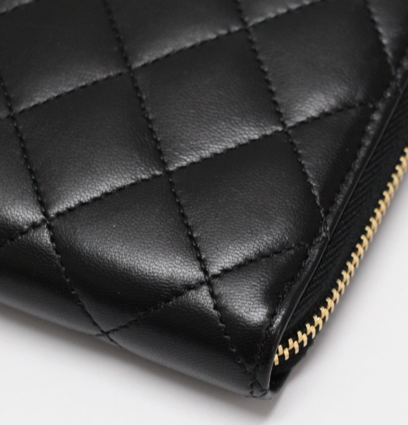 美品 シャネル CHANEL マトラッセ ラウンドファスナー 長財布 ラム 黒