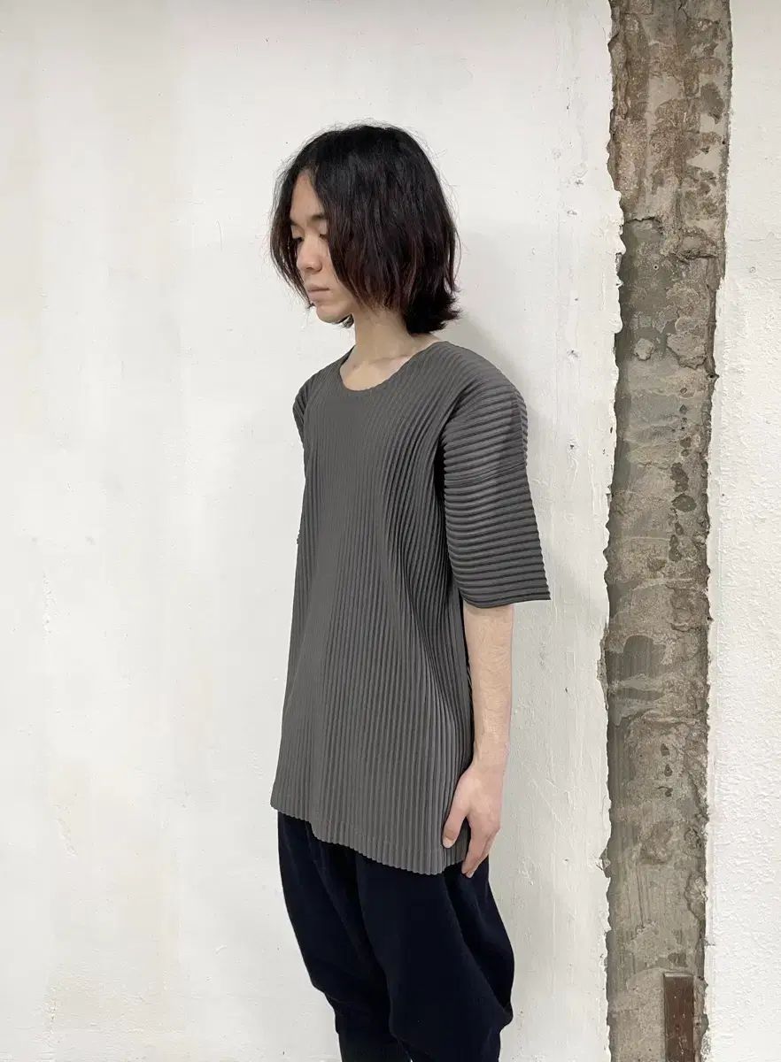 オムプリッセ プリーツ Tシャツ