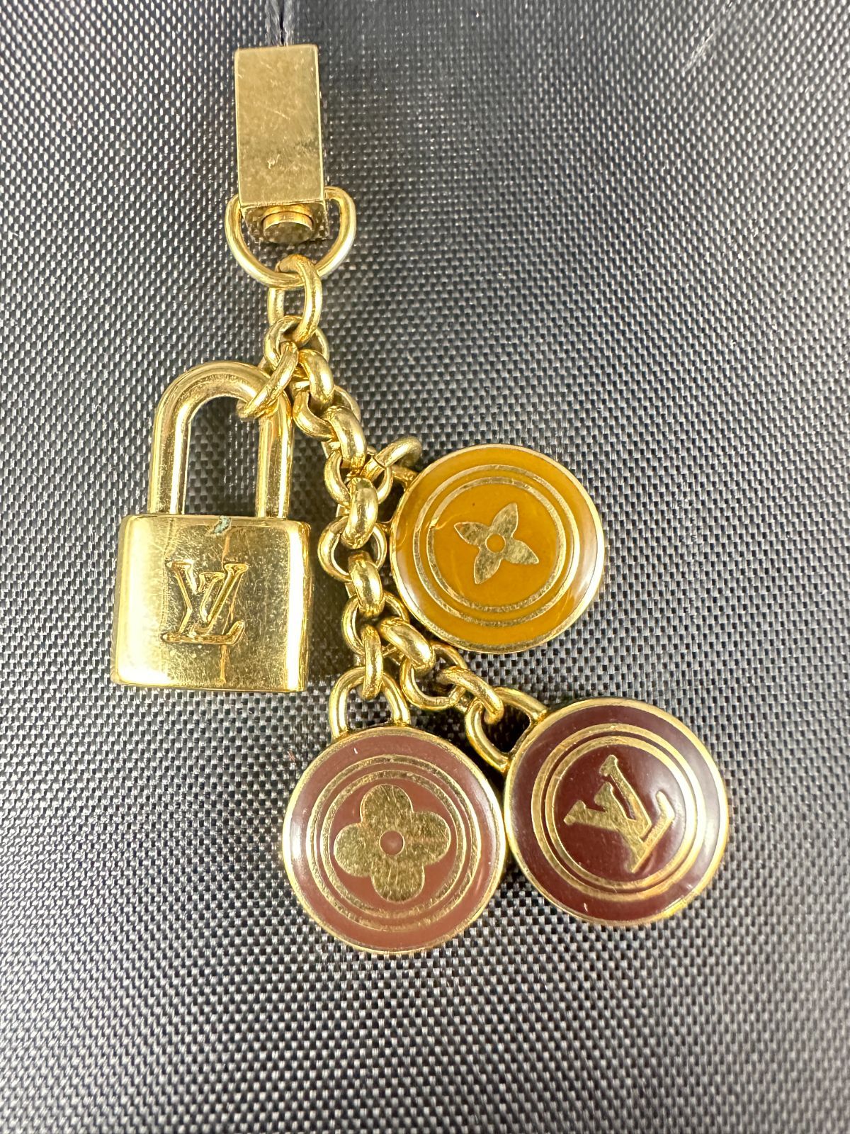 ルイヴィトン 携帯チャーム B26061010