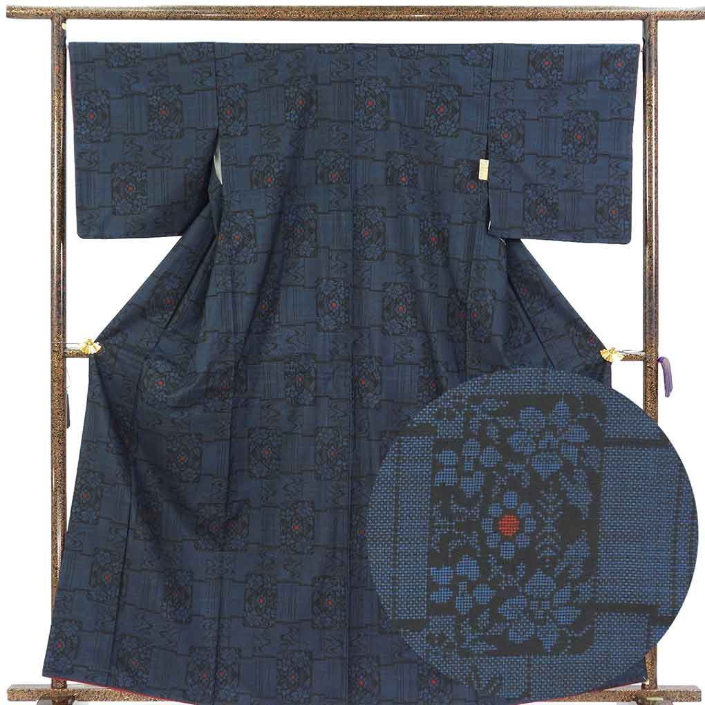 紬 身丈163cm 裄68cm 前幅25.5cm 後幅32cm 袖丈49cm 袖幅34cm レディース 袷 花柄 裄長 裄Lサイズ 秋冬春用 正絹（シルク）ネイビー 美品 大島紬 リメイク リユース リサイクル【呉服のきくや】