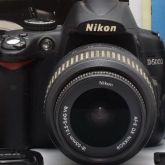 Nikon D5000 入門機 18-55mm VR レンズセット - メルカリ