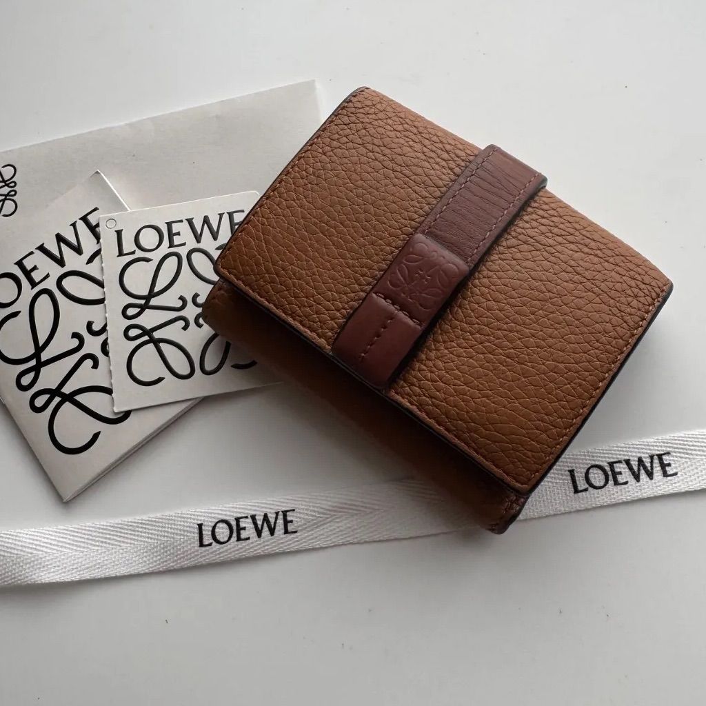 【美品】 495 LOEWE ロエベ 3つ折り財布