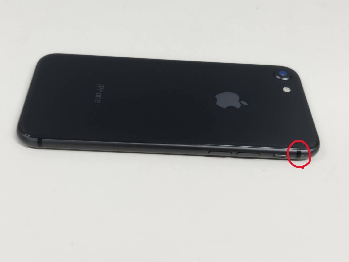 SIMロックあり】iPhone 8/A1906/64GB/スペースグレイ〈MQ782J/A