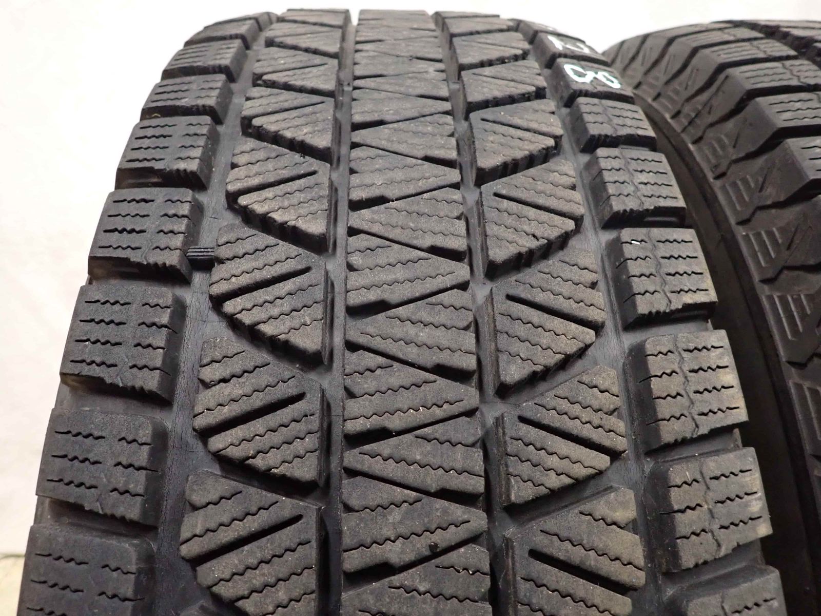 特売品 冬4本SET 会社宛 送料無料 265/70R17 115Q ブリヂストン 