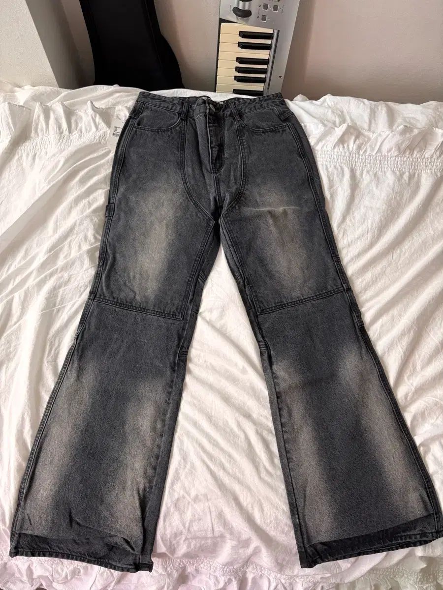 エイカホワイト ダブルニー ブーツカット デニムパンツ グレー 定価14