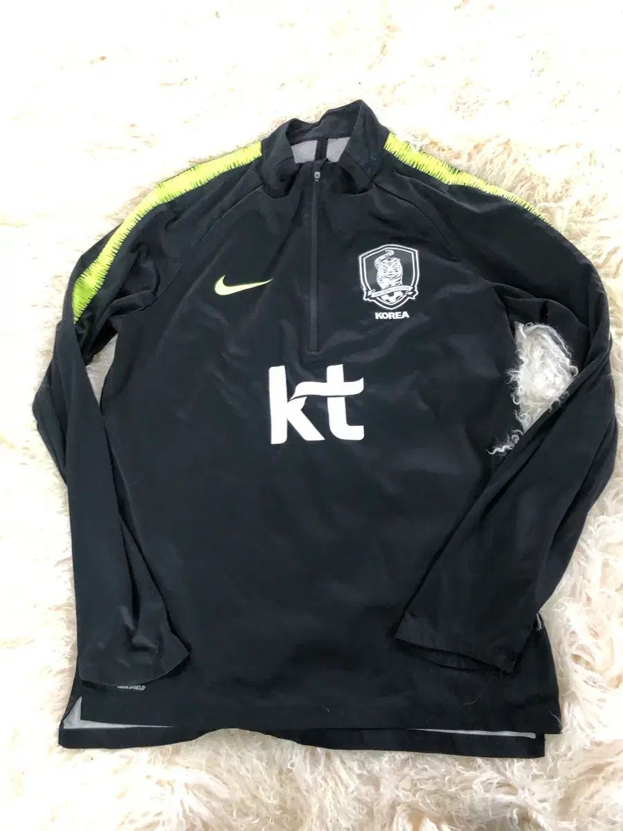 18 NIKE シールドトップエックスラージ