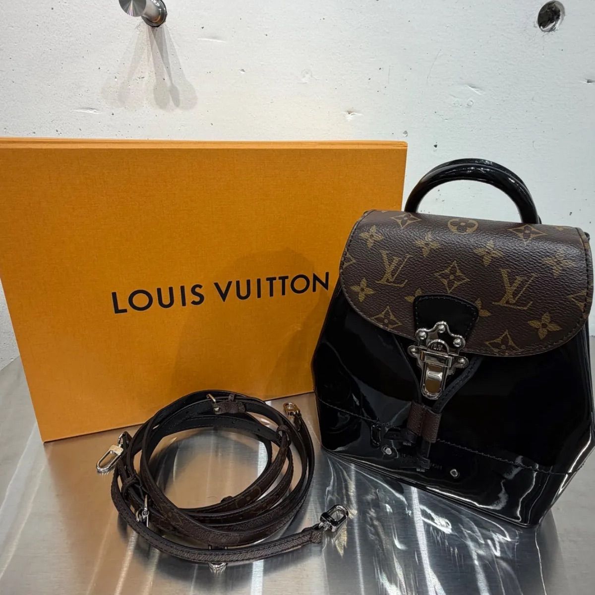 新品 LOUIS VUITTON ルイヴィトン モノグラム ヴェルニ ミロワール 