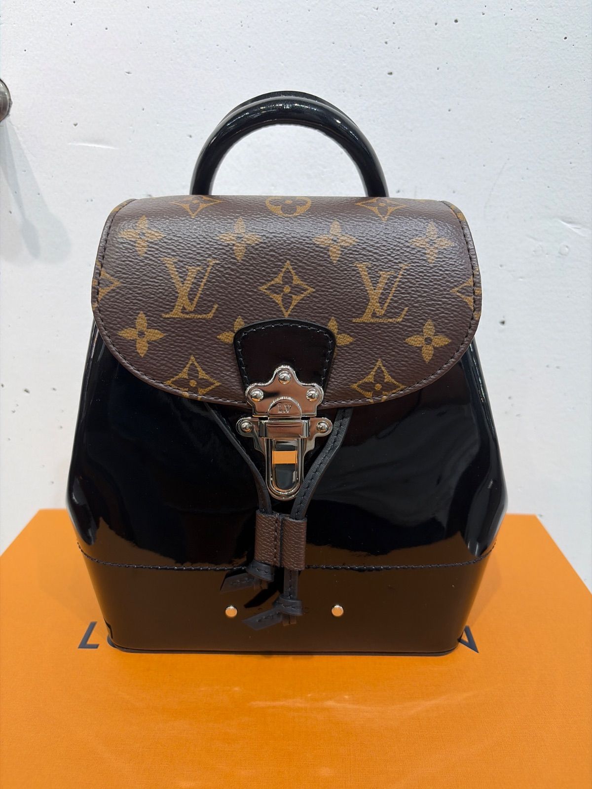 新品 LOUIS VUITTON ルイヴィトン モノグラム ヴェルニ ミロワール 
