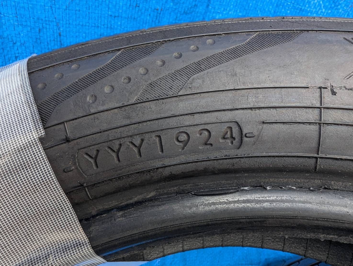 1046) 165/65R15 81S YOKOHAMA BluEarth-RV03 2025年製 2本セット 中古