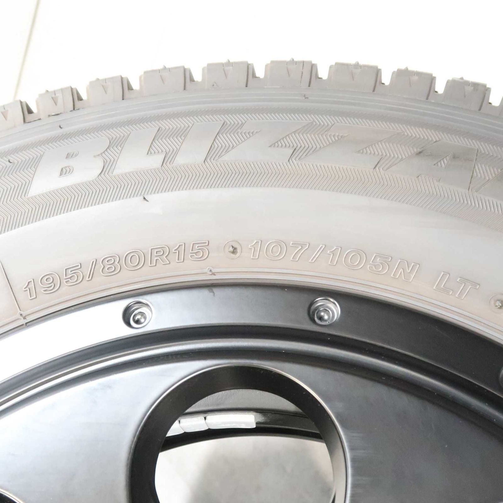 タイヤ、ホイール BS BLIZZAK REVO 969 195/80R15 107/105L LT 15 