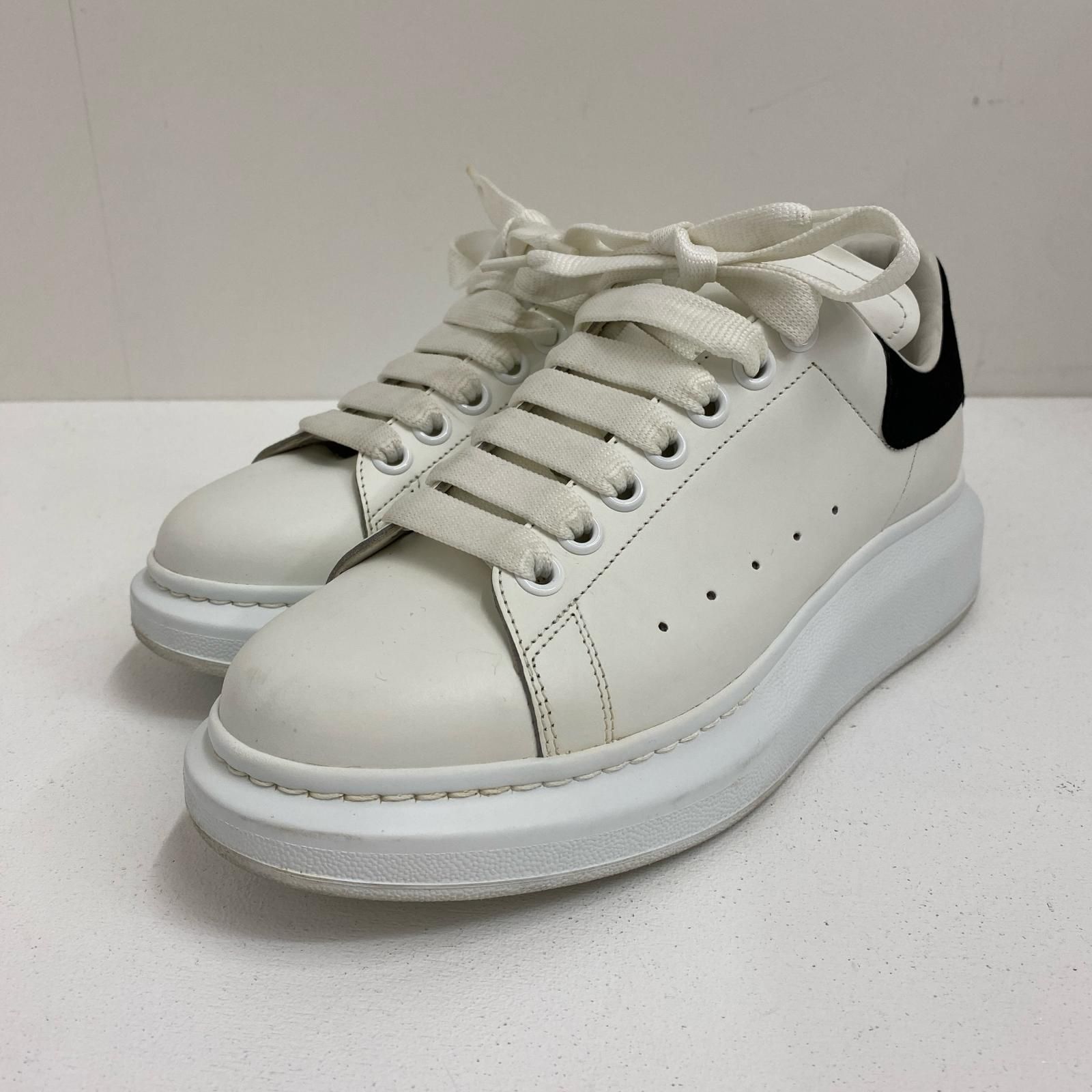 【加古川店】 中古 Alexander McQueen | アレキサンダーマックイーン スニーカー ｵｰﾊﾞｰｻｲｽﾞﾄﾞｽﾆｰｶｰ 553770 ホワイト 【126】