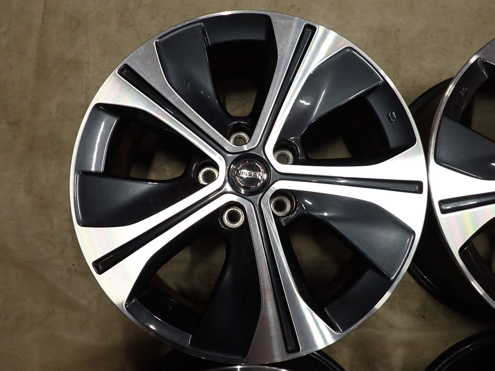 ニッサンリーフ純正ホイール4本セット 4本SET 会社宛送料無料 17×6.5J 日産 NISSAN ニッサン リーフ ZE1 純正