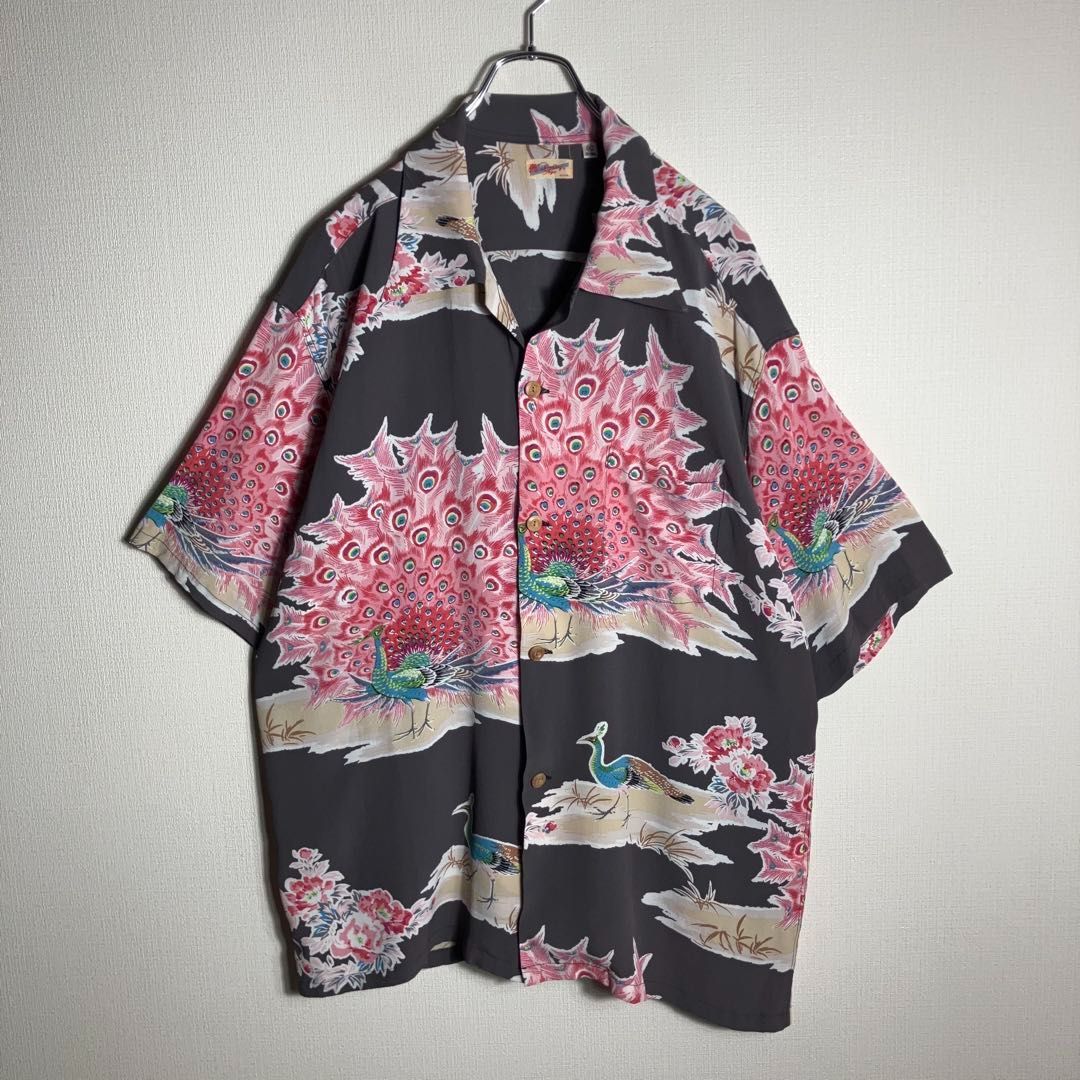 【極美品】SUNSURF アロハシャツ 半袖 孔雀 和柄 グレー XL 【極美品】SUNSURF アロハシャツ 半袖 孔雀 和柄 グレー XL