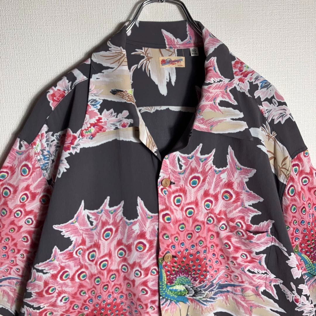 【極美品】SUNSURF アロハシャツ 半袖 孔雀 和柄 グレー XL 【極美品】SUNSURF アロハシャツ 半袖 孔雀 和柄 グレー XL
