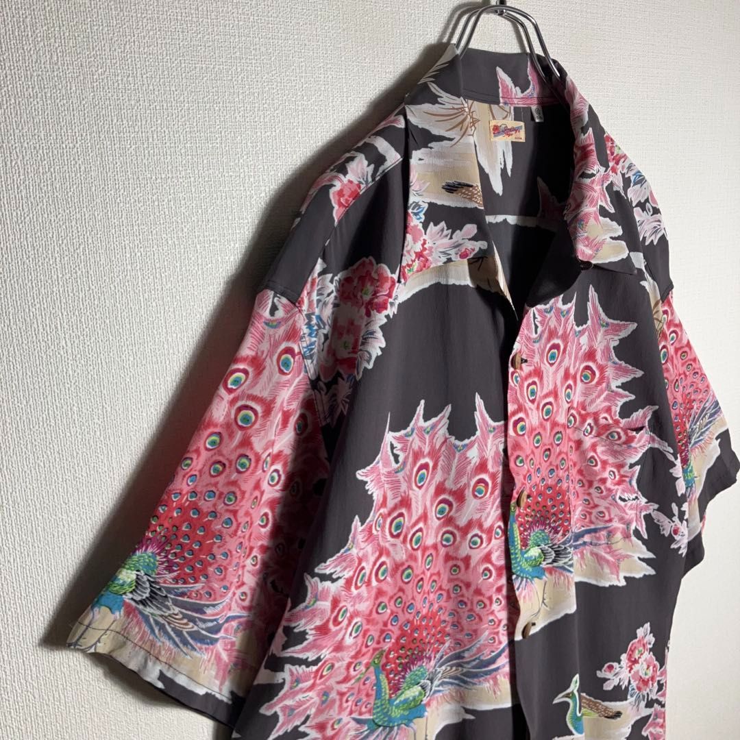 【極美品】SUNSURF アロハシャツ 半袖 孔雀 和柄 グレー XL 【極美品】SUNSURF アロハシャツ 半袖 孔雀 和柄 グレー XL