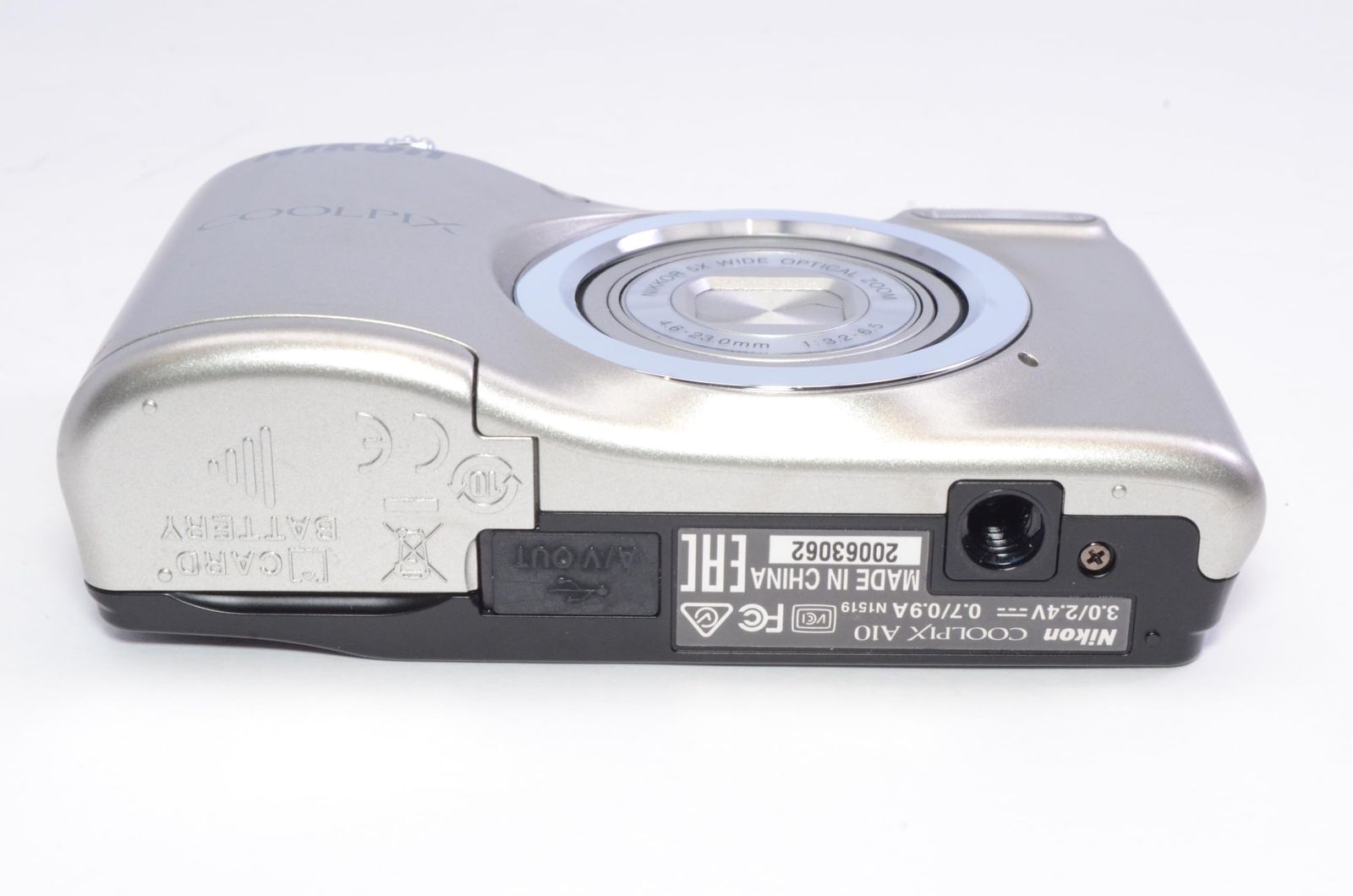 Nikon COOLPIX A10 シルバー 光学5倍ズーム 乾電池式コンパクトデジカメ 実用良好