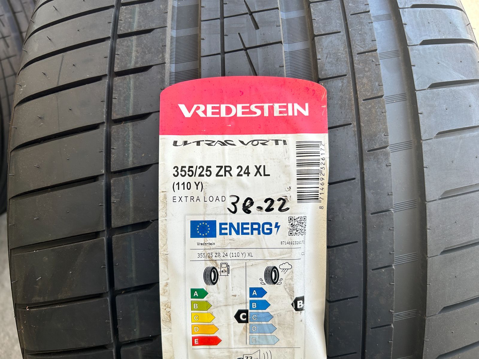 VREDESTEIN　355/25ZR24　2本セット　新品未使用